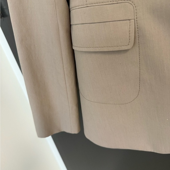 Hugo Boss size 6 Tan/light brown lines Blazer NWOT - Picture 7 of 14